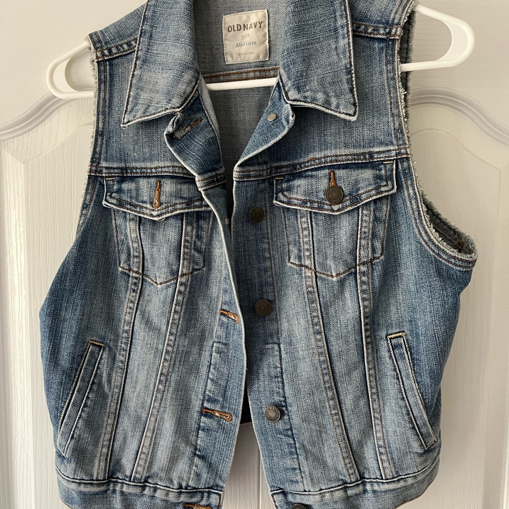 Old navy Jean vest with pockets.